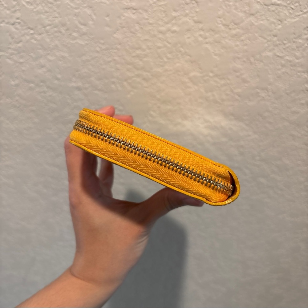 Louis Vuitton Continental Vernis
Yellow Zip Wallet - Picture 15 of 16